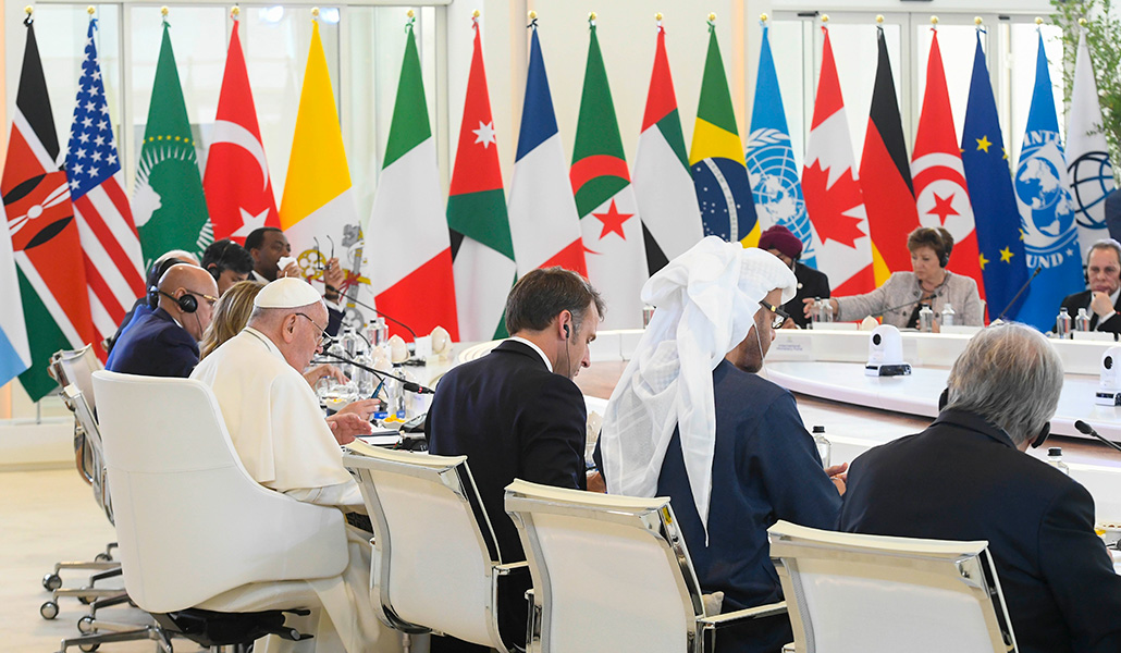 El Papa Francisco durante su participación en el G7, en Borgo