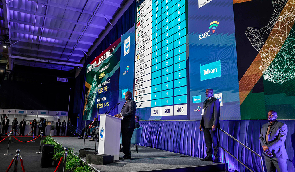 El presidente sudafricano Cyril Ramaphosa durante el anuncio oficial de los resultados de las elecciones generales