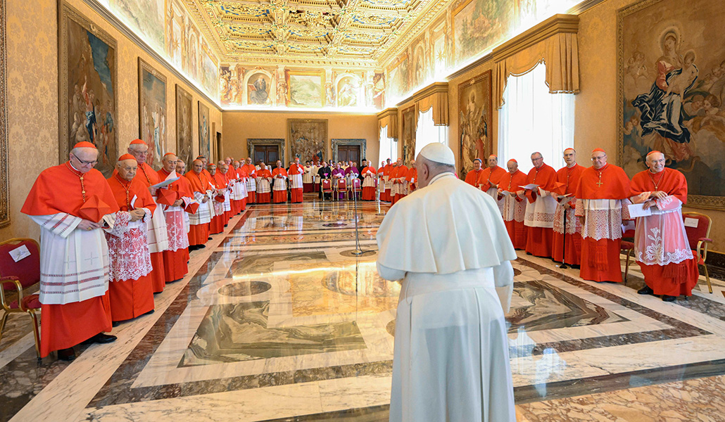 El Papa Francisco celebra un consistorio en el Vaticano