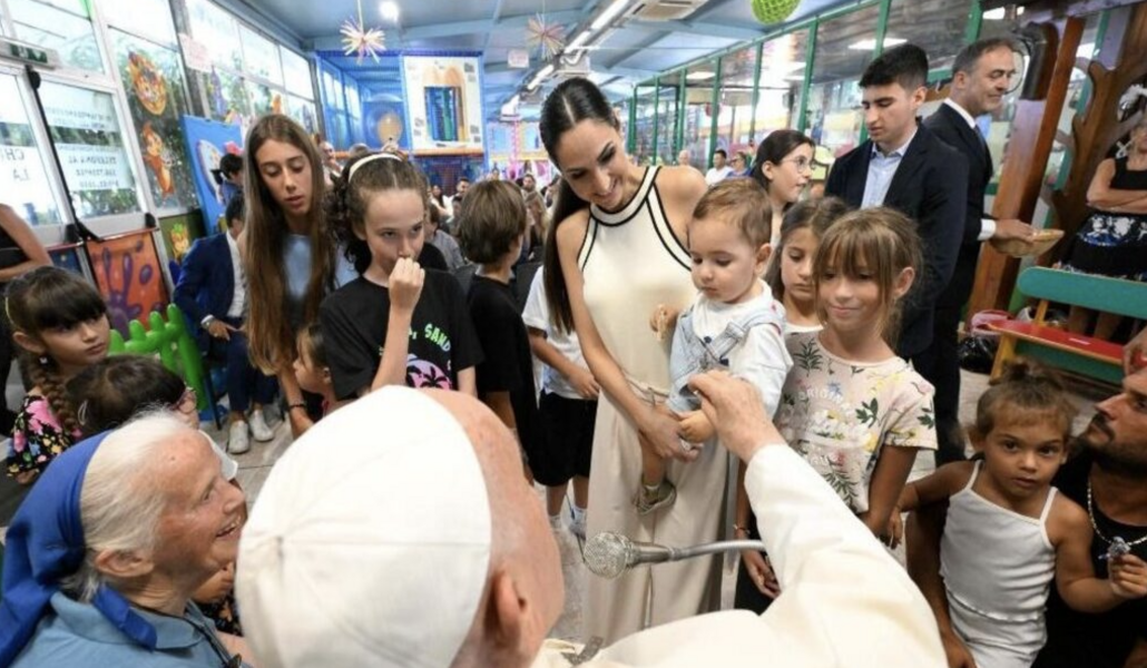 El Papa en el Luna Park de Ostia Lido. Foto: Vatican Media.