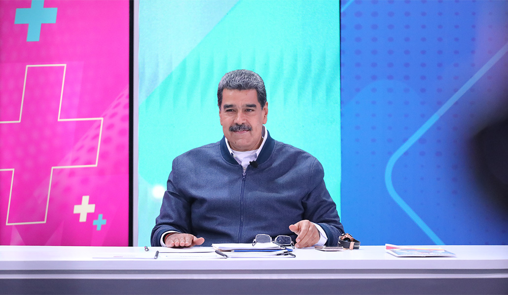 Nicolás Maduro durante la transmisión de su programa semanal de televisión 'Con Maduro +', en Caracas (Venezuela)