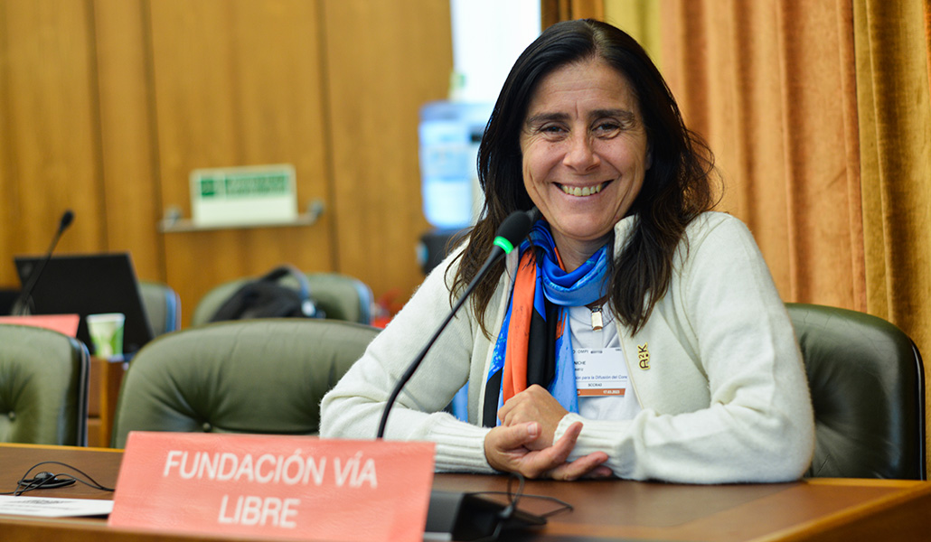 La académica es también docente en la universidad y autora de varios libros