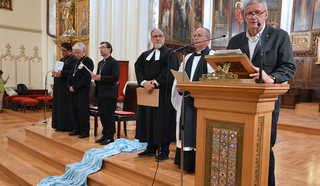 El cardenal José Cobo en el Seminario Conciliar de Madrid con otros líderes durante la jornada de 2023