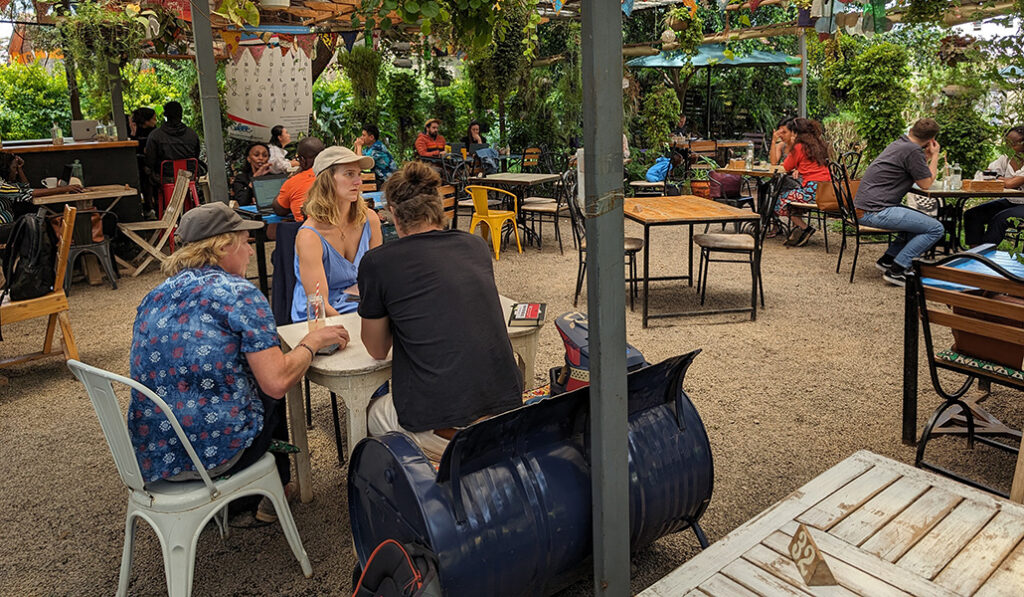 La terraza del local del barrio de Lavington