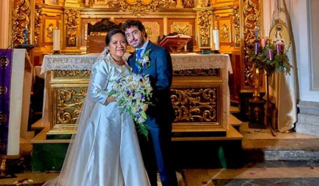 Víctor e Iris el día de su boda en la ermita