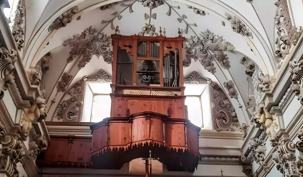 Órgano de la iglesia parroquial de Santa María y San Miguel de Cabra de Mora