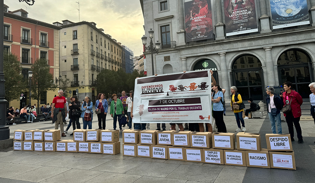 La Iglesia en Madrid realizó un paseo reivindicativo que acabó en Ópera