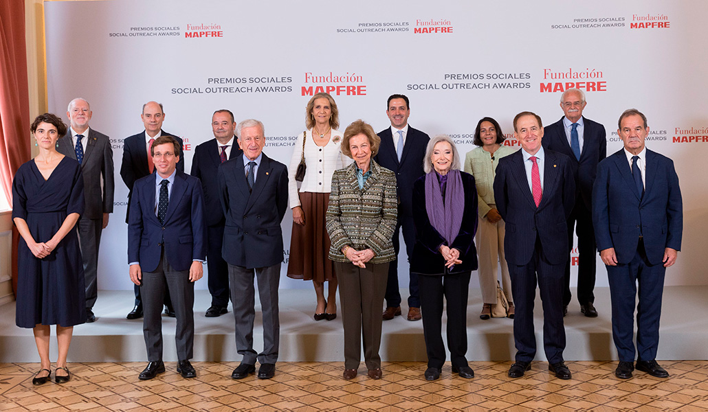 La reina Sofia junto con todos los premiados