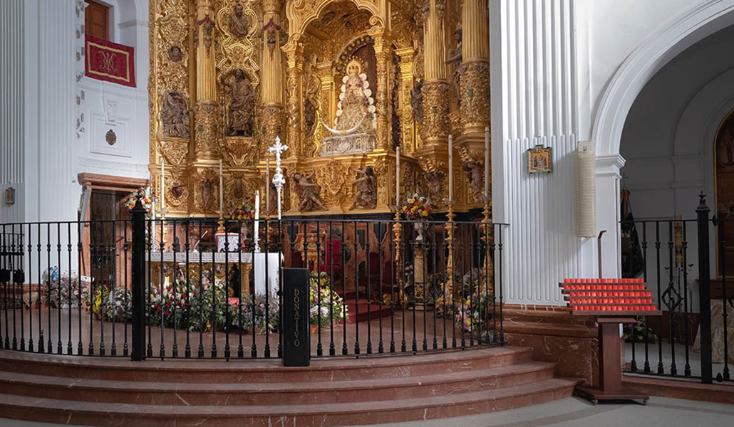 Lampadario instalado en el santuario onubense del Rocío