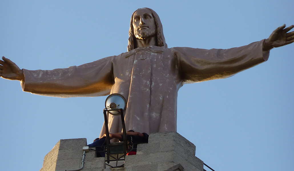 Sagrado Corazón que corona el templo expiatorio del Tibidabo (Barcelona)