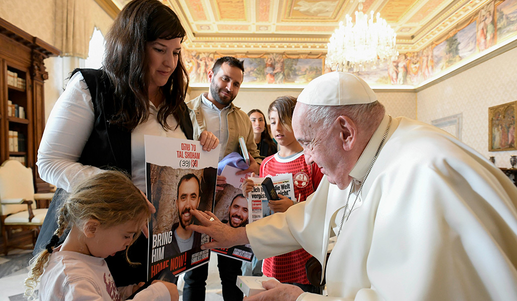 Recientemente un grupo de exrehenes liberados en Gaza se encontró con el Papa