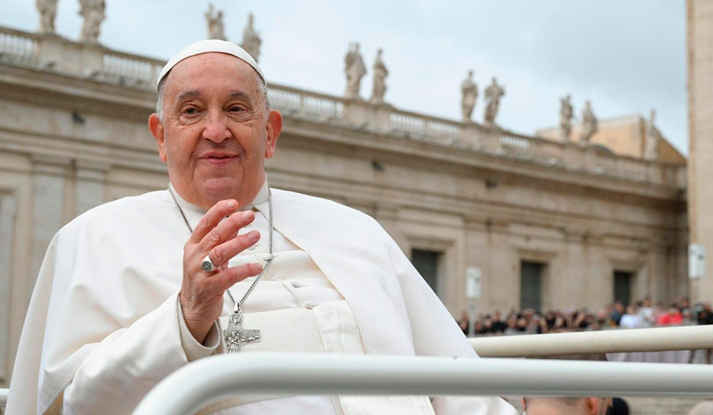 El Papa Francisco en la plaza de San Pedro