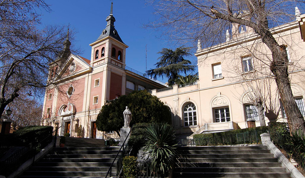 El territorio de la parroquia comprende un ministerio, varios museos y la estación de ferrocarril de Atocha