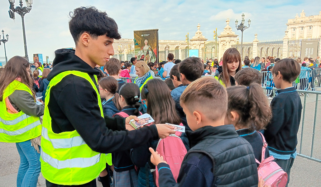 Los alumnos de San Bernardo durante la ofrenda del año pasado