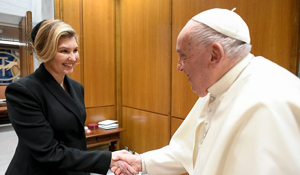 Zelenska se reunió con el Papa antes de la audiencia general de este miércoles