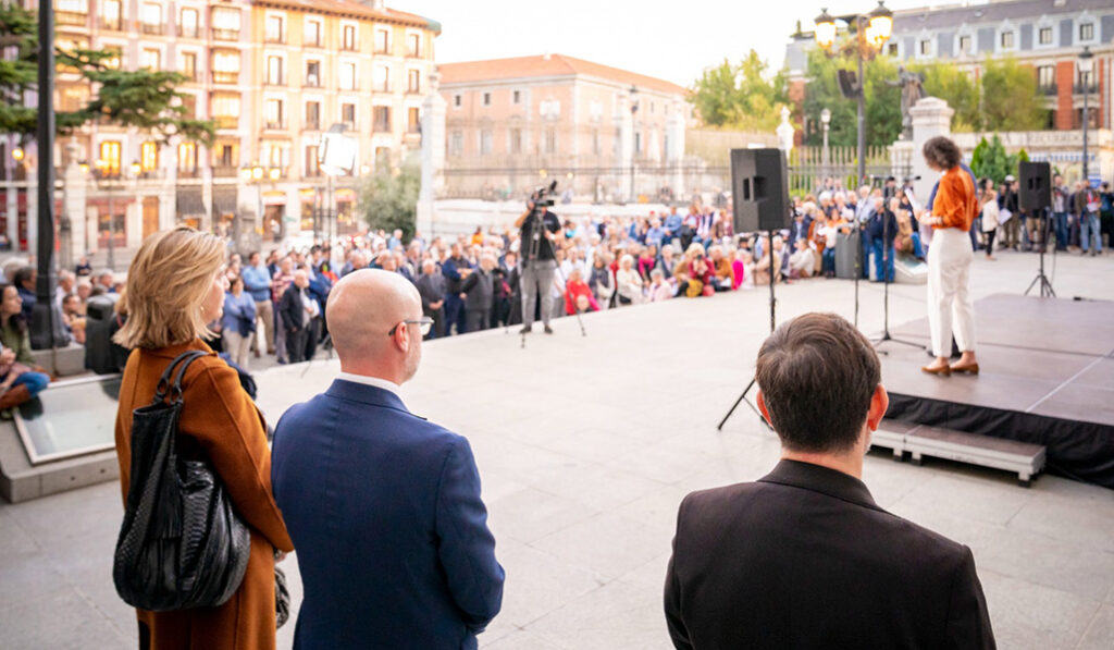 Lectura de testimonios durante el acto de reparación a las víctimas de abusos