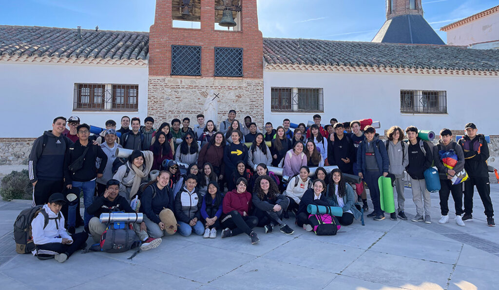 Jóvenes de toda España suelen peregrinar al monasterio de Cubas de la Sagra