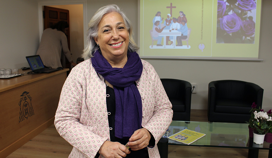 Julia Almansa durante la publicación de la guía en el Obispado de Madrid