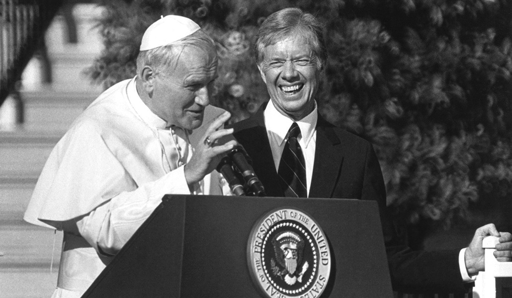 San Juan Pablo II en una rueda de prensa en la Casa Blanca junto a Jimmy Carter