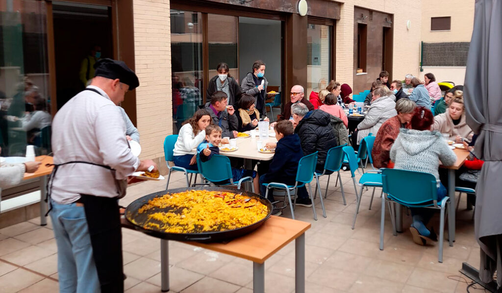 Cuando hay fiesta en el barrio, la parroquia también participa