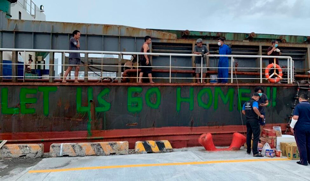 Tripulación de un barco abandonada en Kaohsuing (China)