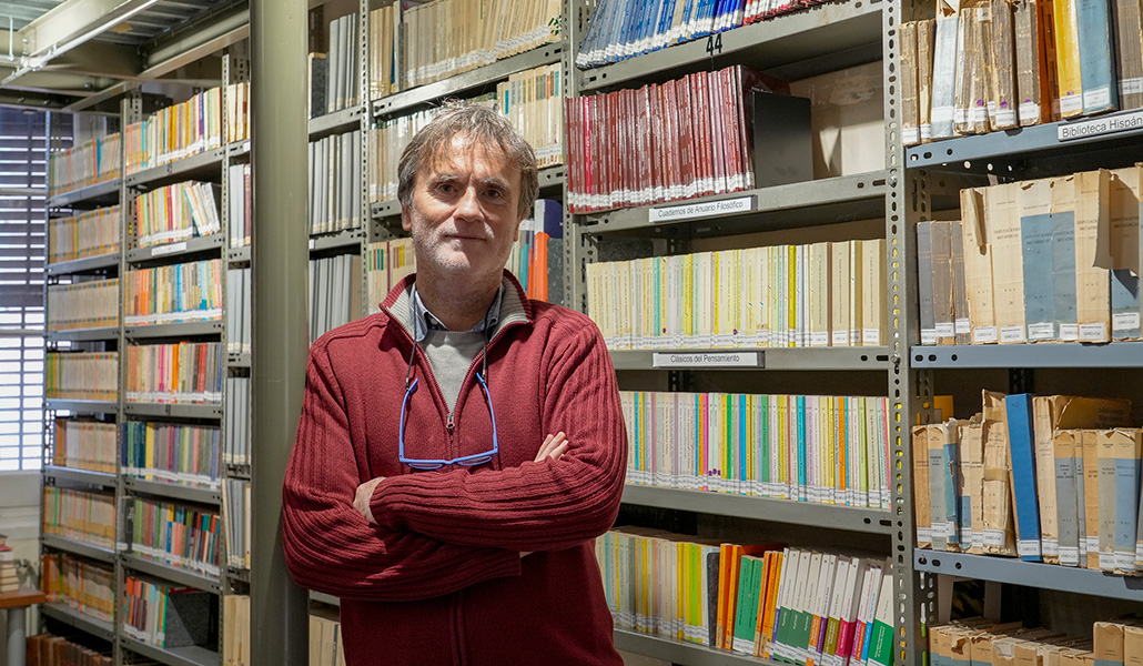 Gil en la Biblioteca Pública Episcopal del Seminario de Barcelona