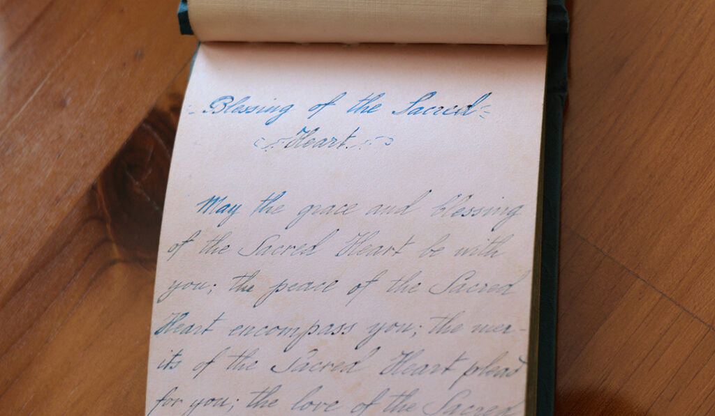Cuadernito con oraciones en inglés recogidas por el agustino en Filipinas