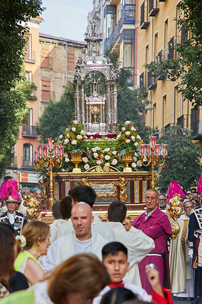La custodia procesional de Madrid luce como nueva tras su restauración