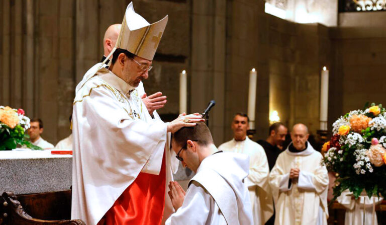 Un momento de la ordenación