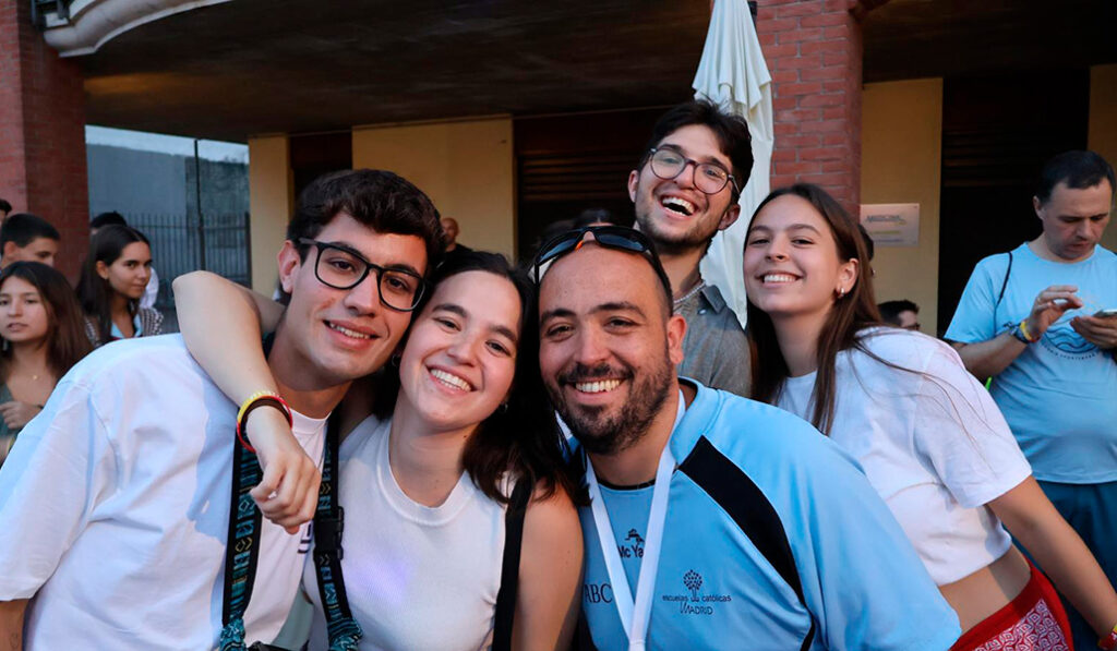 Fiesta en Pianezza, el pueblo alpino de 13.000 habitantes que se vio desbordado por la alegría de los madrileños.
