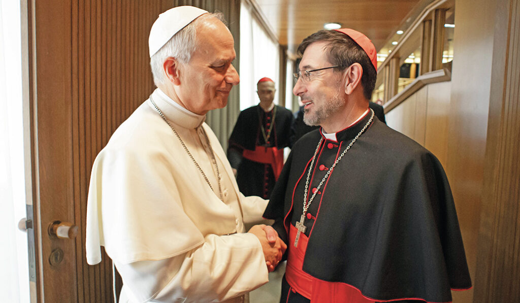 El Papa León XIV y el cardenal Cobo, arzobispo de Madrid, en una foto de archivo.