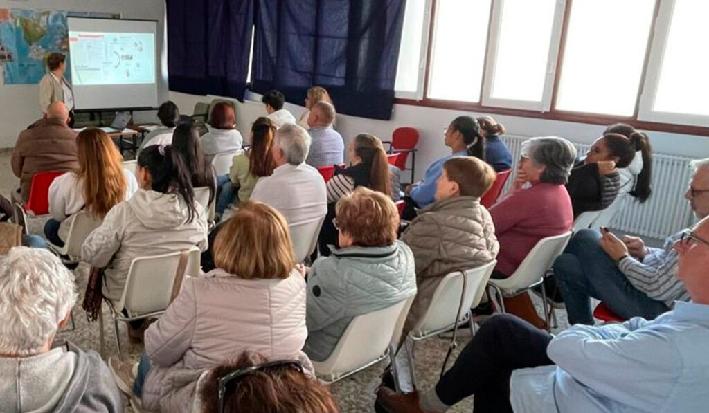 Charla informativa que también forma parte de los cafés-encuentro.