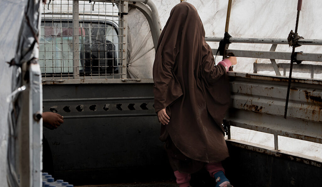 Incluso algunas niñas van totalmente cubiertas.