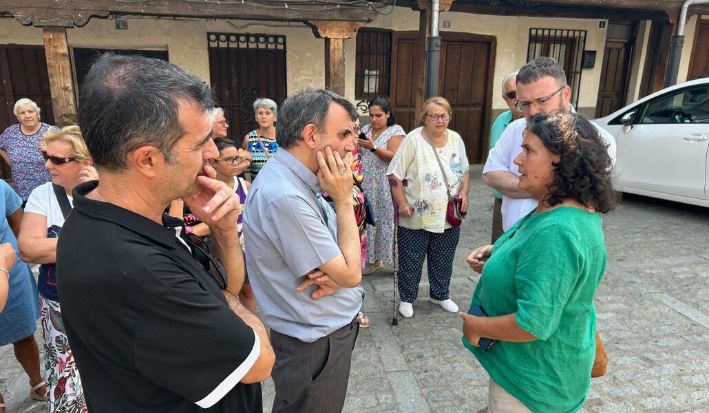 Brotóns visita El Torno y a Jerte junto a la alcaldesa, Felisa Cepeda.