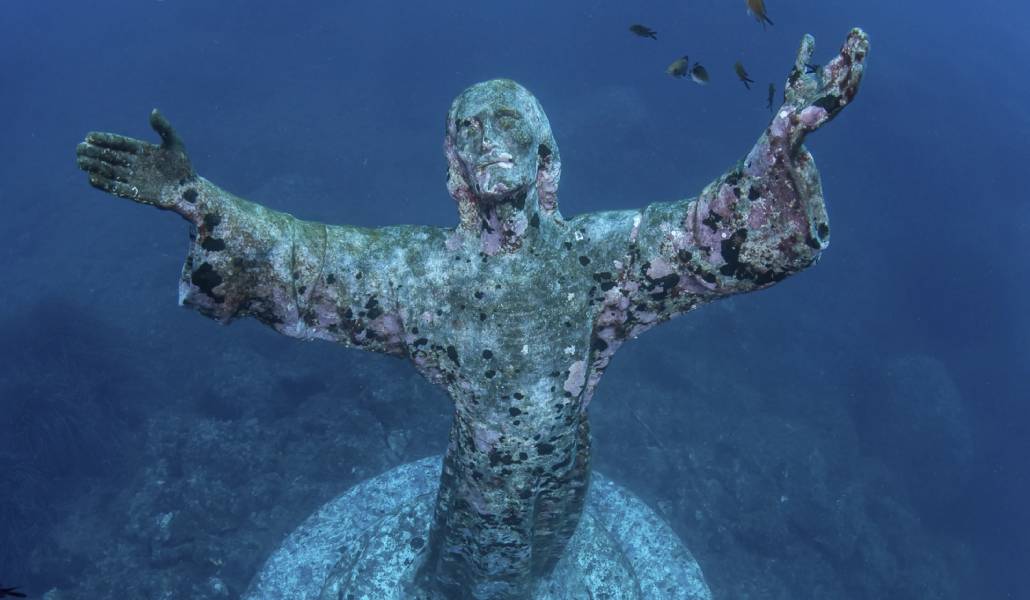 Estatua submarina del Cristo del Abismo