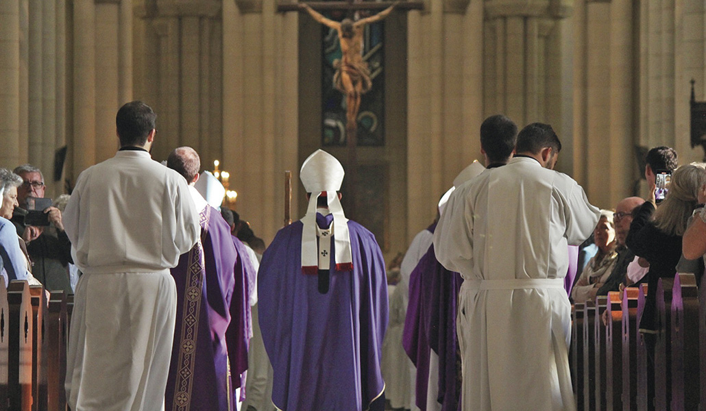 Daniel Escobar en la Misa de acción de gracias por el Papa Francisco.
