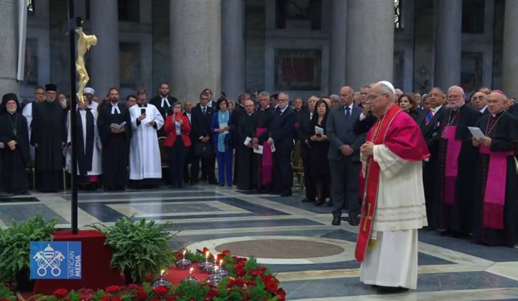 Un momento de la celebración de la conmemoración de los mártires y testigos de la fe en la basílica San Pablo Extramuros de Roma
