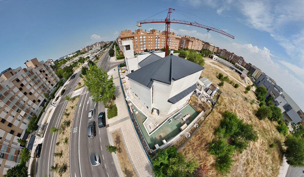 Construcción del templo de San Rafael Arnaiz.