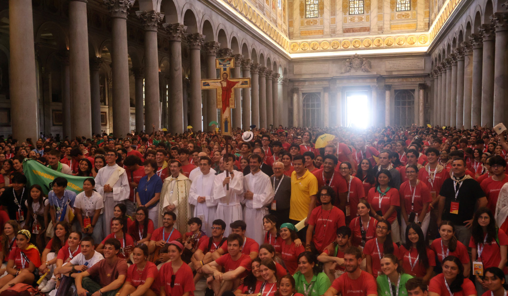 El cardenal con los peregrinos de Madrid al Jubileo de los Jóvenes, el 1 de agosto en San Pablo Extramuros