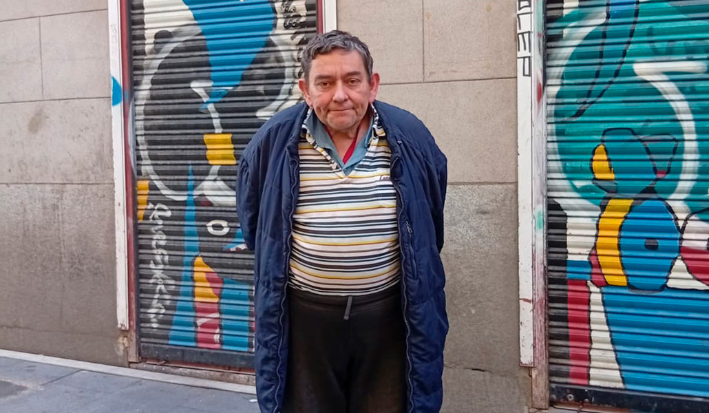 Francisco, tras la entrevista, ha vuelto a la calle.