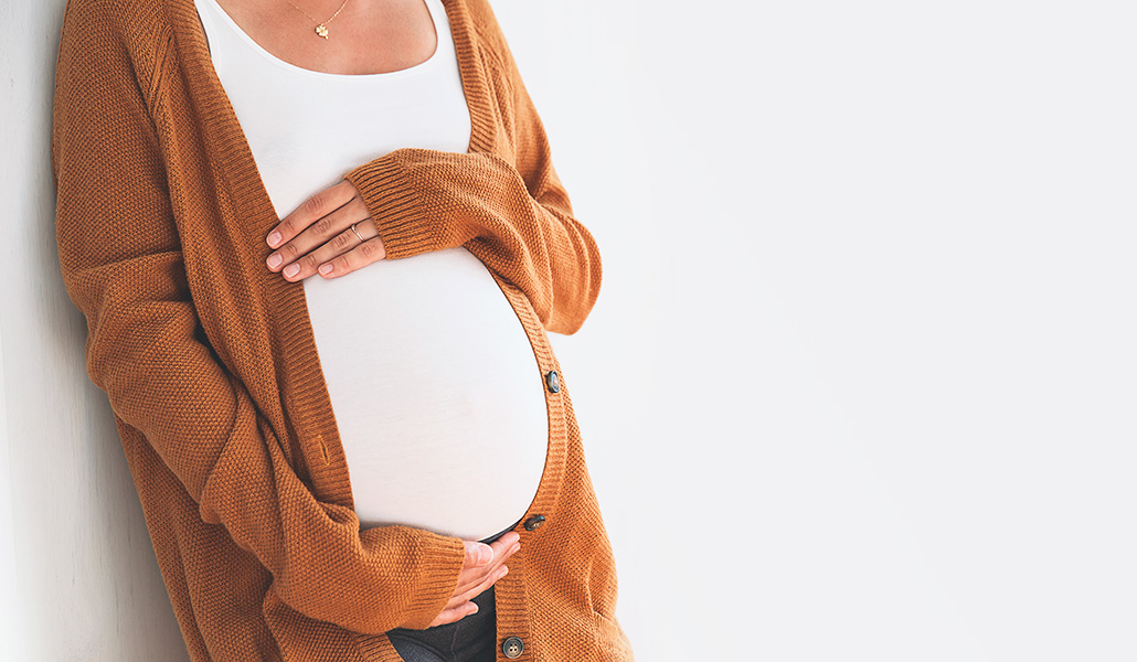 Foto de recurso de una mujer embarazada