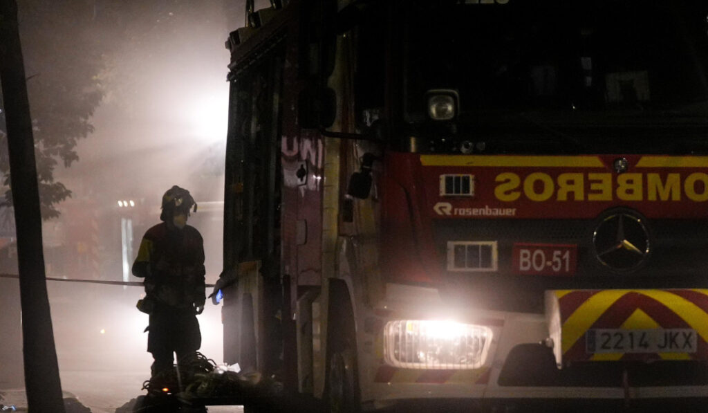 Las labores se alargaron por la noche