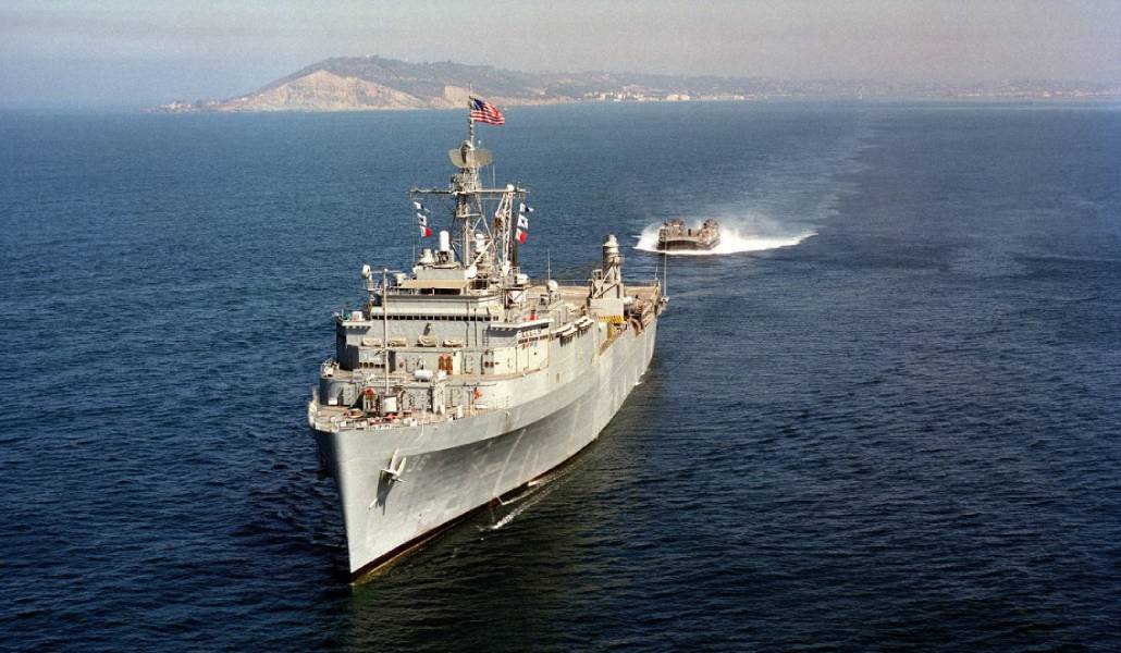 Buque de guerra norteamericano en acción. Foto: Pxhere.