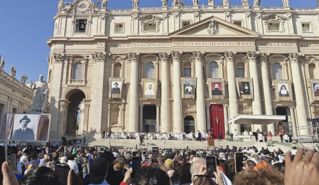 Un momento de la canonización.