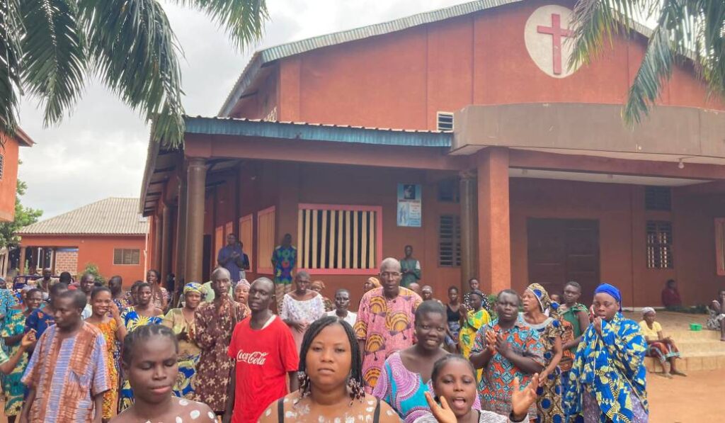 La iglesia es el núcleo de la actividad de los centros de la asociación.