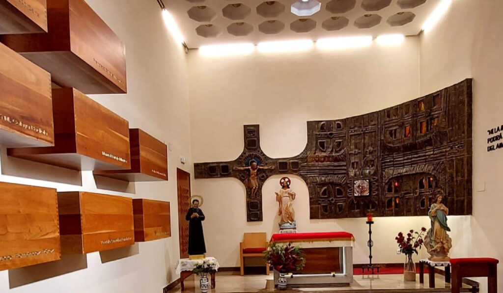 Capilla de lo mártires dentro de la nueva basílica menor