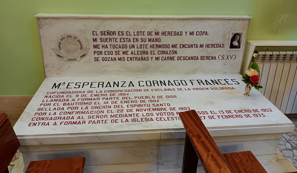 Tumba de la cofundadora