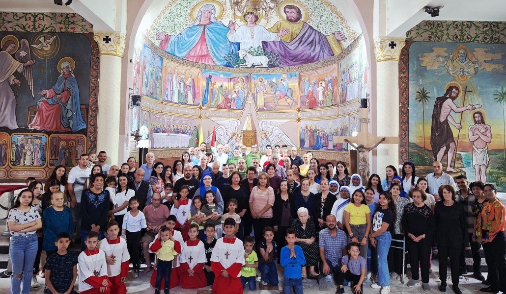 La comunidad católica tras la celebración.