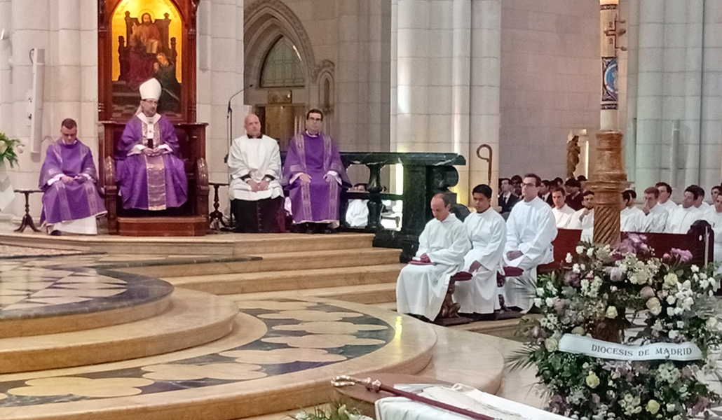 El féretro de José Antonio Álvarez durante la celebración