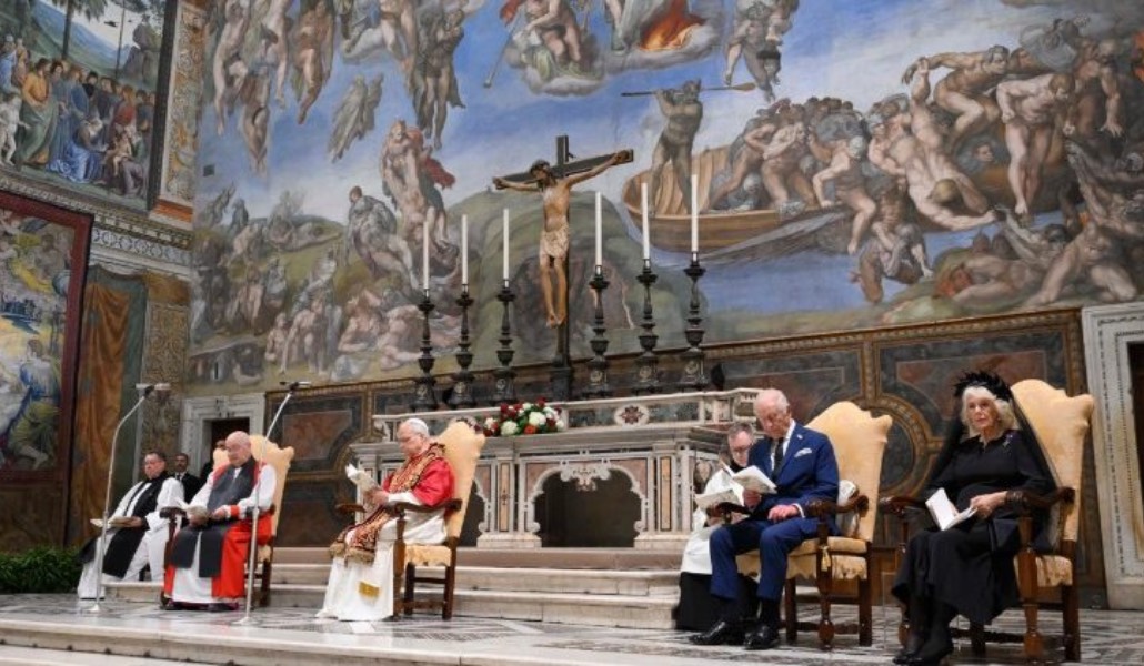 Un momento de la histórica oración en la Capilla Sixtina.